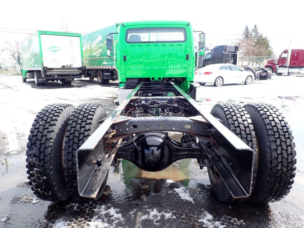 Freightliner M2106 2014