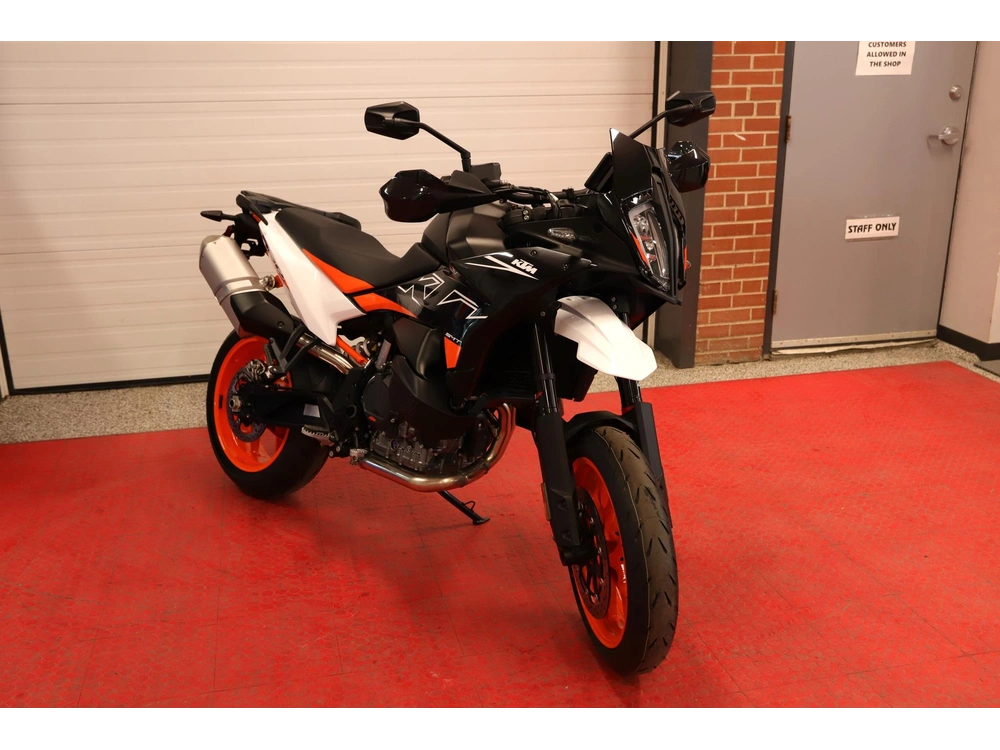 2024 Ktm 890 Smt alt