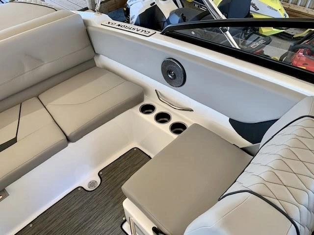 2024 Glastron Gx195 Mercruiser 4.5l 250hp alt