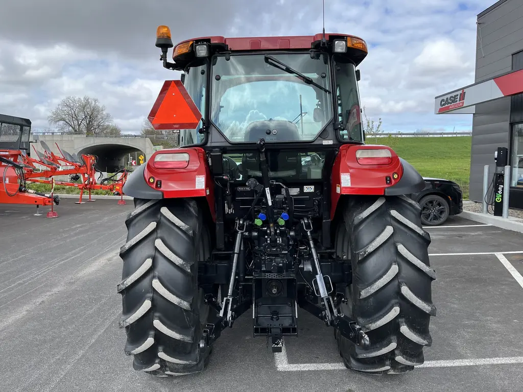 2018 Case IH Farmall 105C