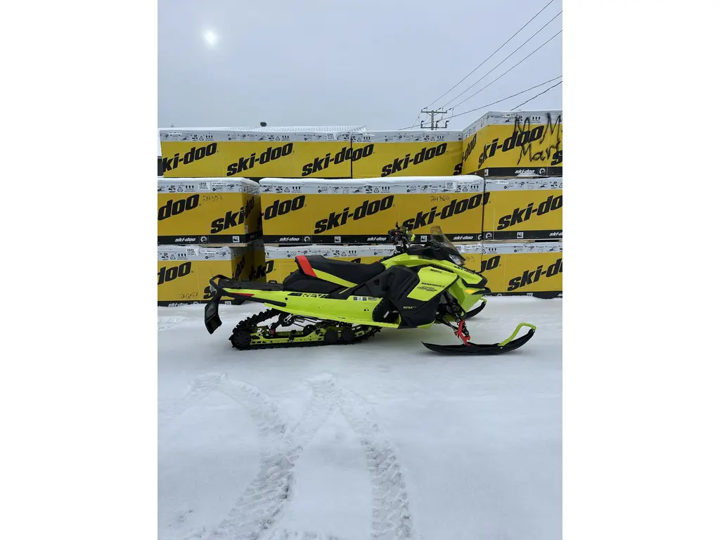 Ski-Doo Renegade x 900 Turbo  2020
