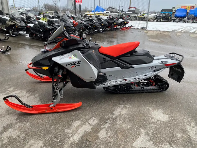 2022 Ski-Doo MXZ 850 XRS