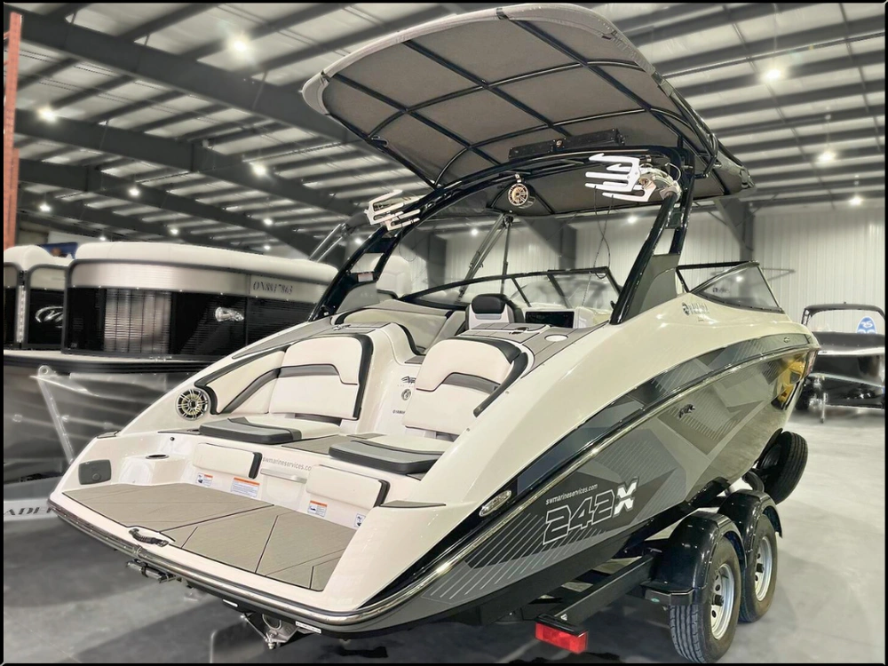 2016 Yamaha 242x E-series All-in Pricing* alt