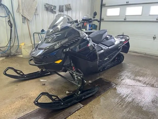 2023 Ski-Doo Renegade X 850 E-Tec