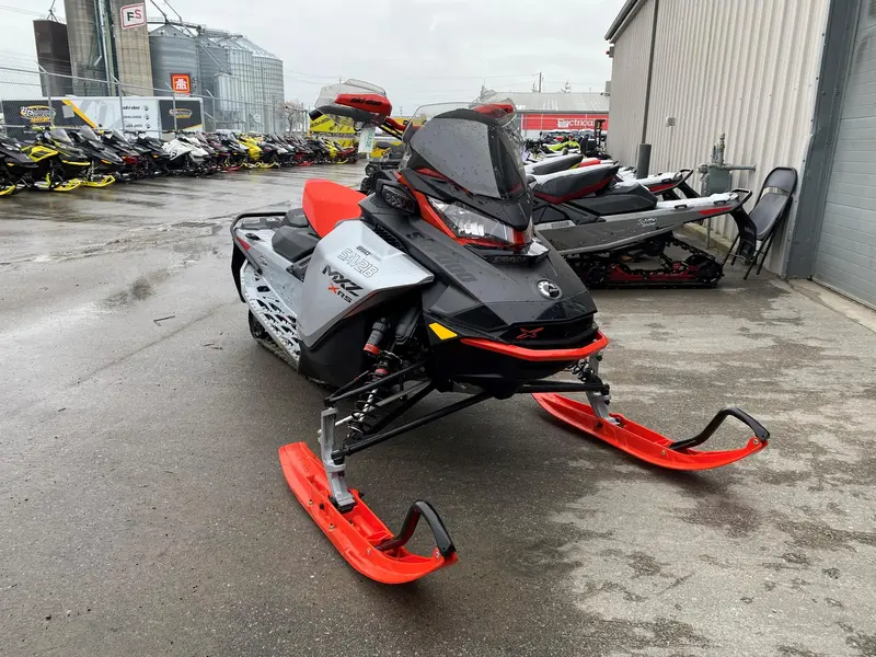 2022 Ski-Doo MXZ 850 XRS
