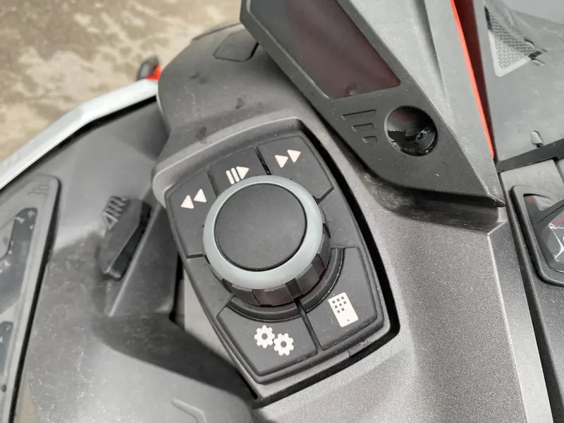 2022 Ski-Doo MXZ 850 XRS