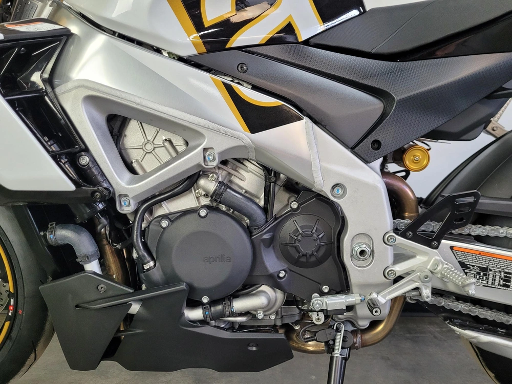 Aprilia Tuono V4 1100 Factory *6.99% / 72 Mois💳 2024 alt