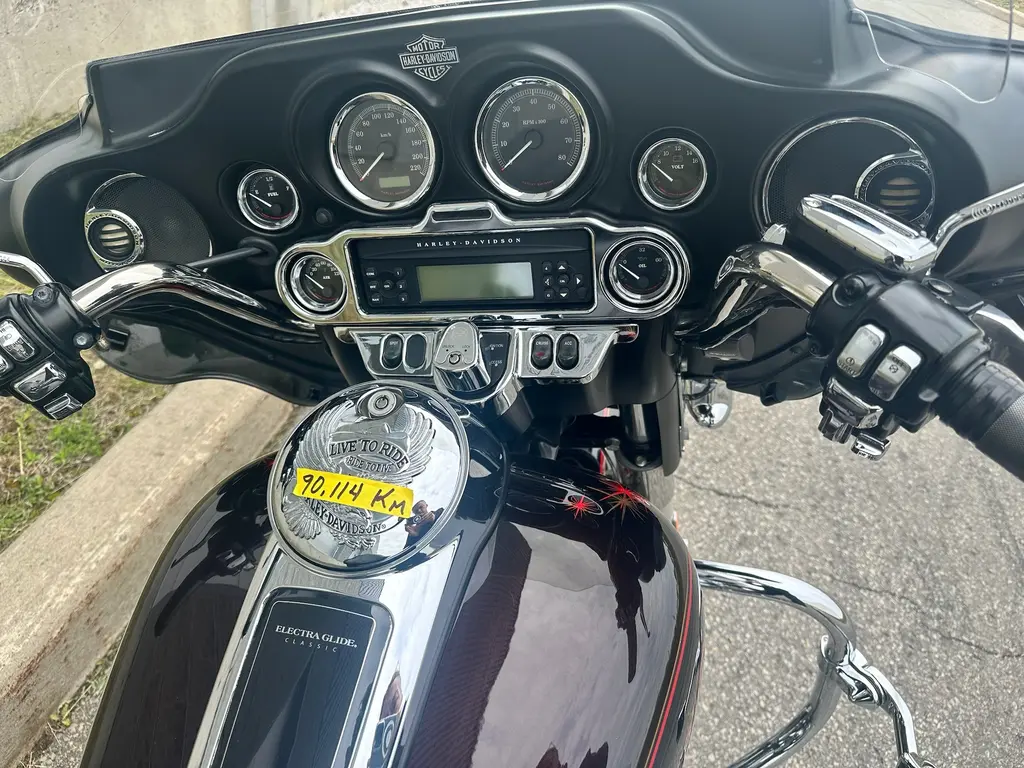 Harley-Davidson FLHTC Electra Glide CLASSIC 2011