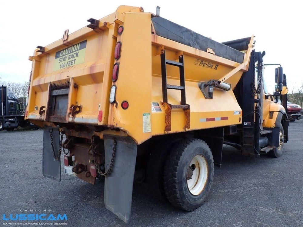 International 7400 2010