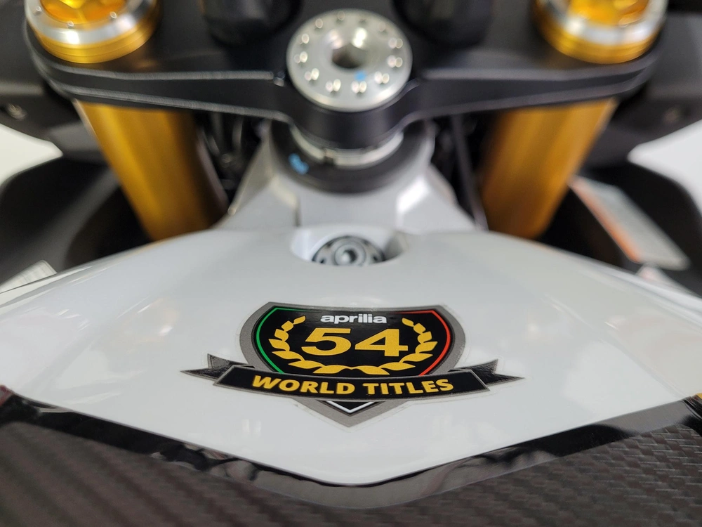 Aprilia Tuono V4 1100 Factory *6.99% / 72 Mois💳 2024 alt