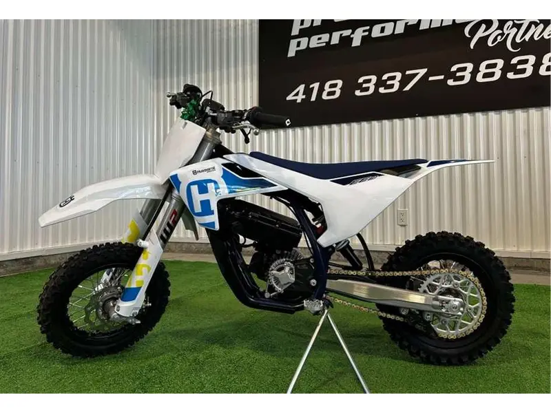 2024 Husqvarna EE 3 thumbnail 2