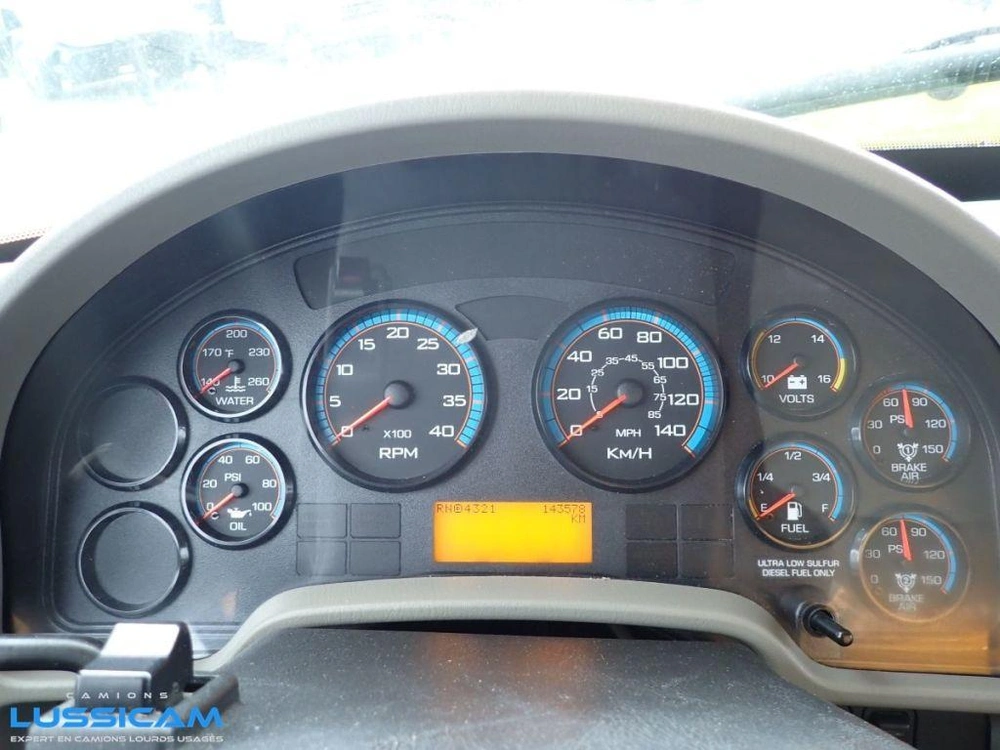 International 7400 2010