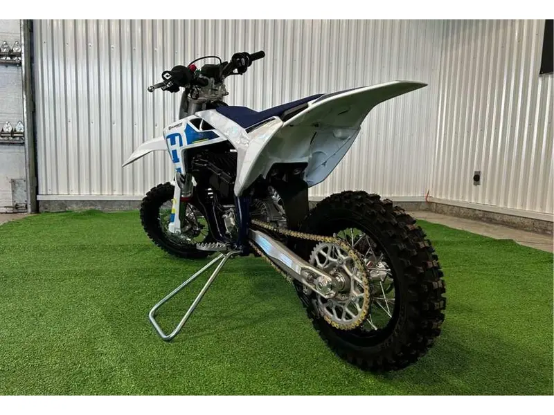 2024 Husqvarna EE 3 thumbnail 8