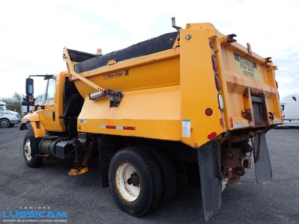 International 7400 2010