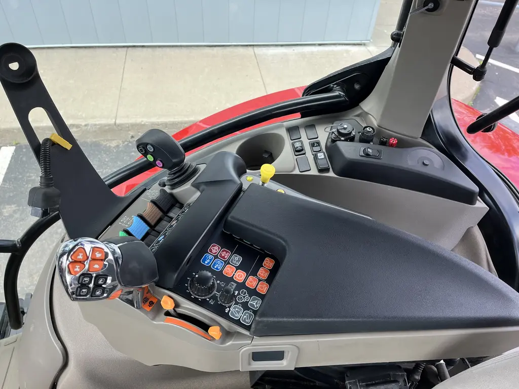 2020 Case IH Maxxum 125 CVX