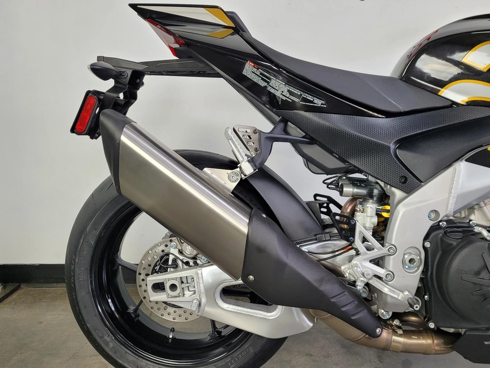 Aprilia Tuono V4 1100 Factory *6.99% / 72 Mois💳 2024 alt