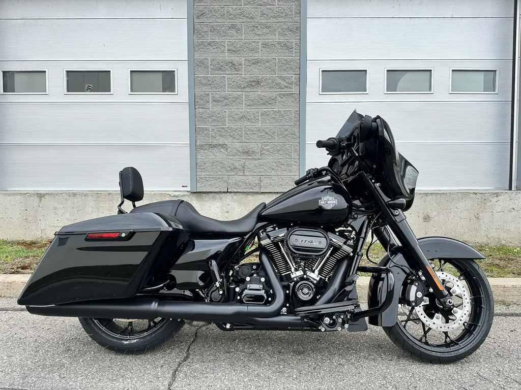 Harley-Davidson FLHXS 2023