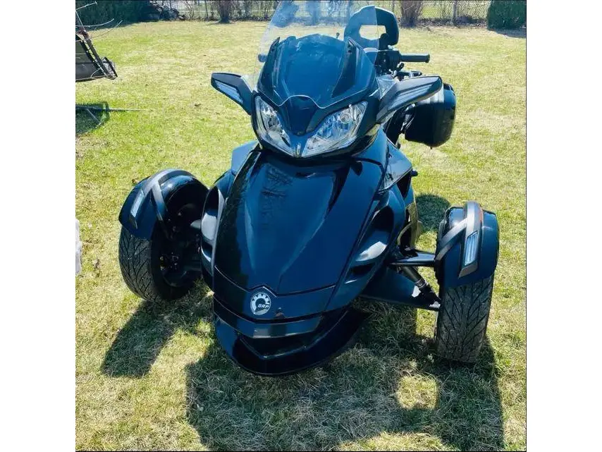 2016 Can-Am SPYDER STS