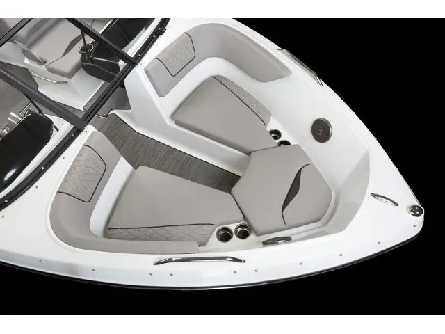 2024 Glastron GX215 4.5L MERCRUISER 4.5L 250HP