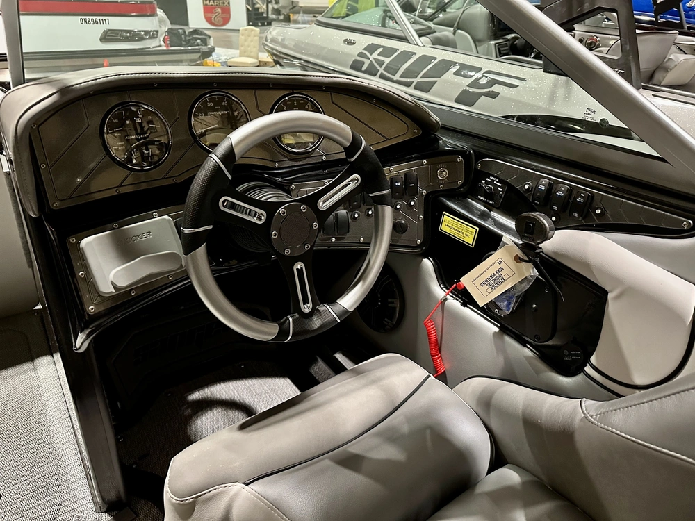 2024 Sanger V215 S Indmar 6.2l Raptor 400 alt