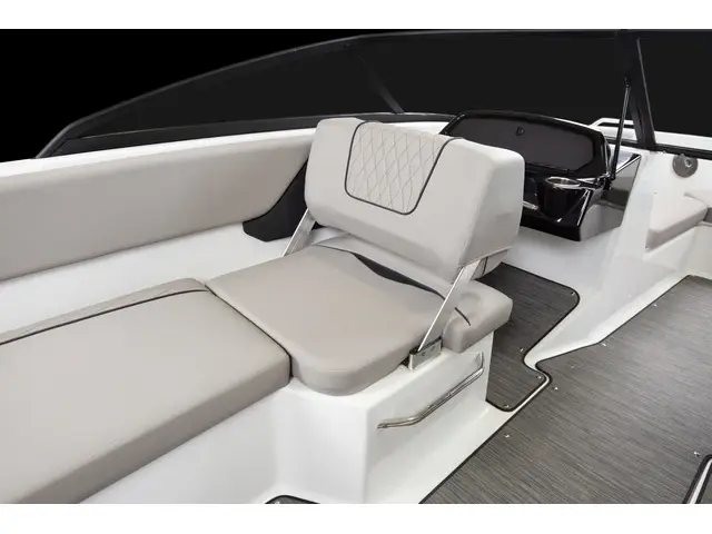 2024 Glastron GX215 4.5L MERCRUISER 4.5L 250HP