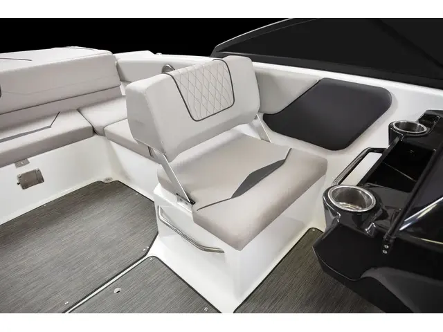 2024 Glastron GX215 4.5L MERCRUISER 4.5L 250HP