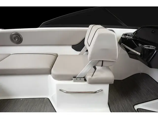 2024 Glastron GX215 4.5L MERCRUISER 4.5L 250HP