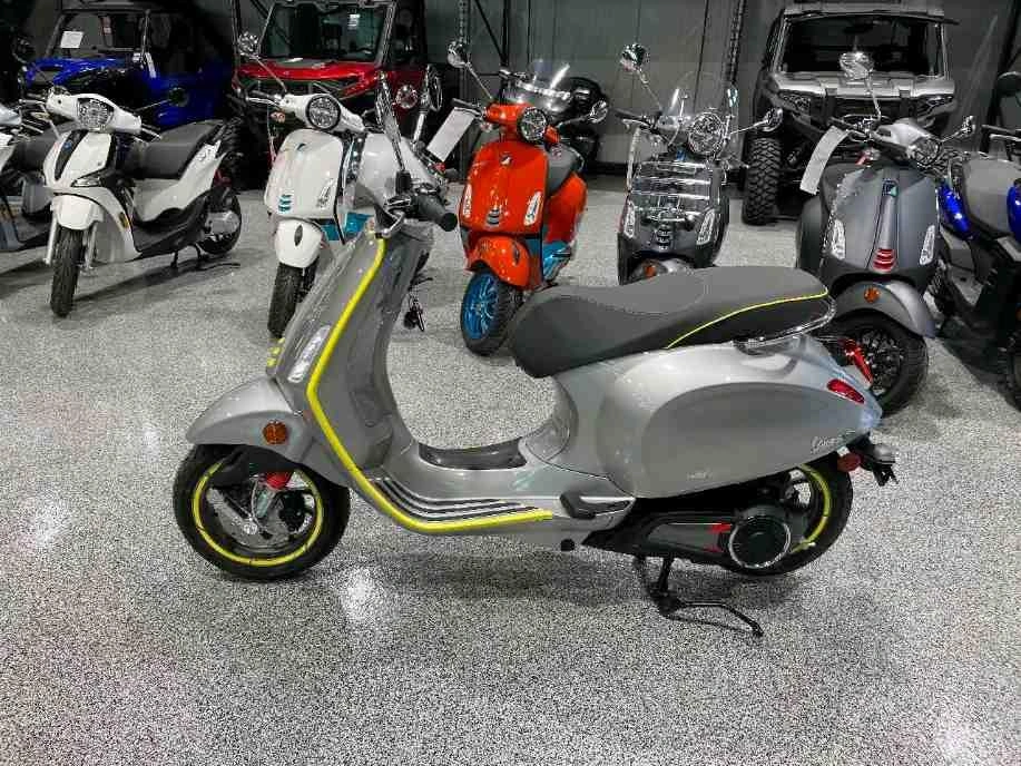 Vespa Elettrica 70km/h - 45mp/h 2023 alt