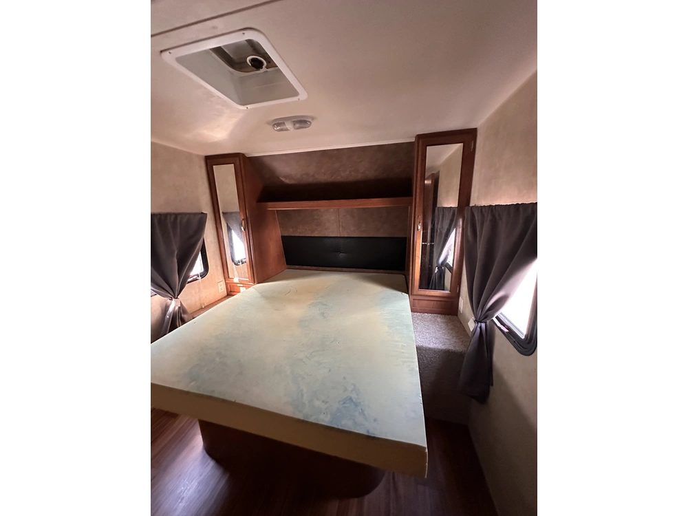 Forest River Wildwood 37reds 2014 alt