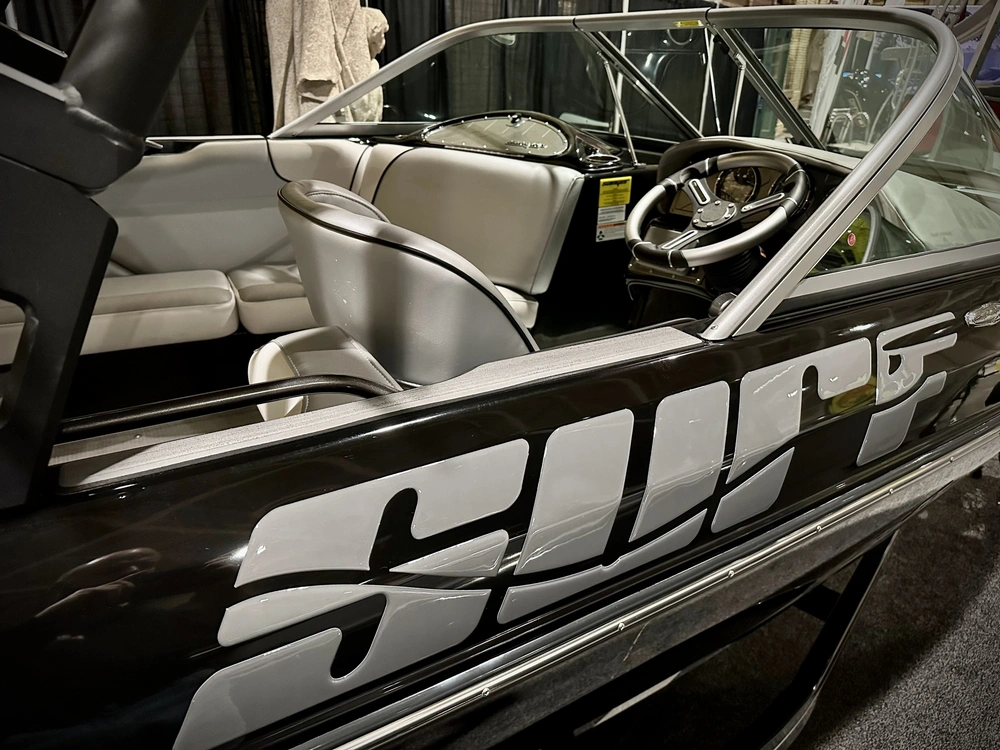 2024 Sanger V215 S Indmar 6.2l Raptor 400 alt