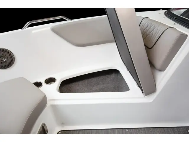 2024 Glastron GX215 4.5L MERCRUISER 4.5L 250HP