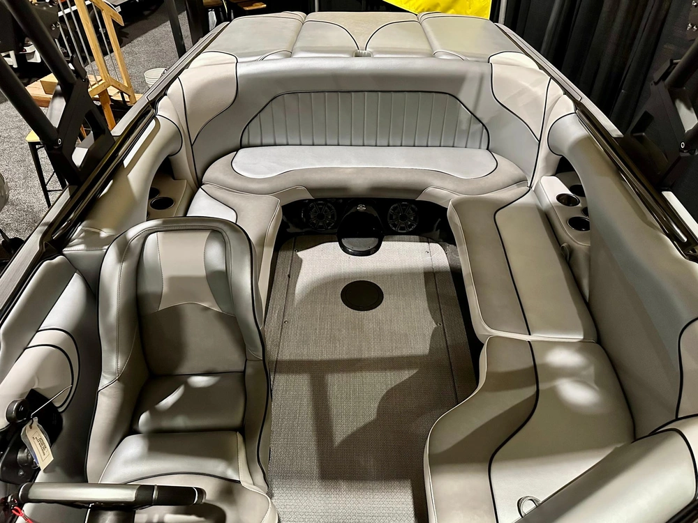 2024 Sanger V215 S Indmar 6.2l Raptor 400 alt