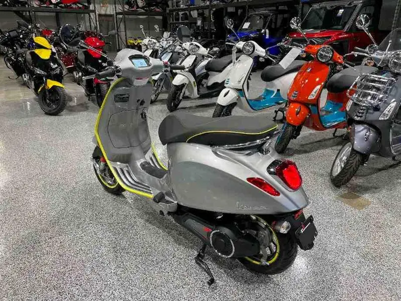 2023 Vespa ELETTRICA 70KM/H - 45MP/H