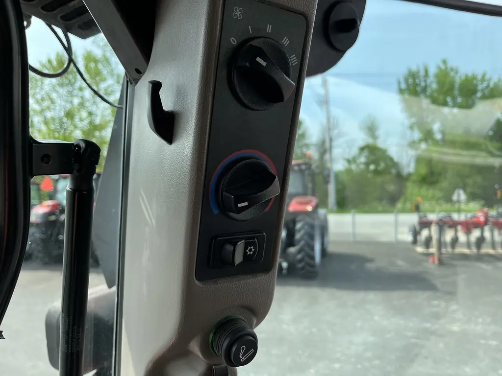 2013 Case IH Maxxum 125