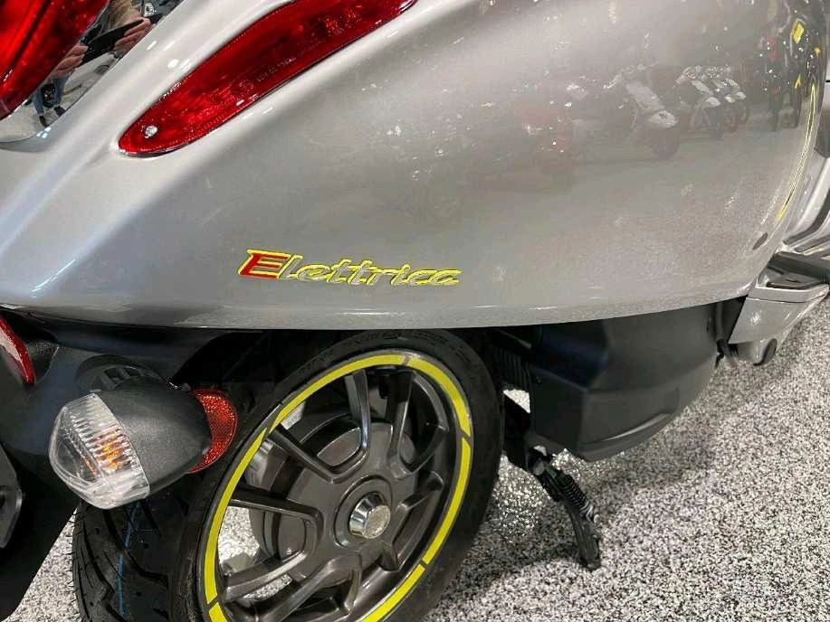 Vespa Elettrica 70km/h - 45mp/h 2023 alt