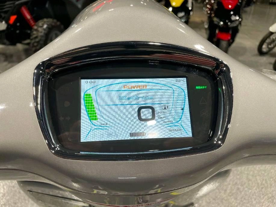 Vespa Elettrica 70km/h - 45mp/h 2023 alt