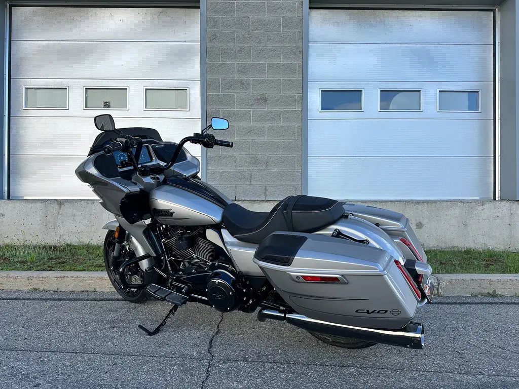 2023 Harley-Davidson CVO Road Glide Custom