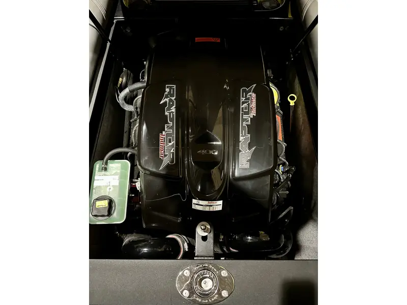 2024 Sanger V215 S INDMAR 6.2L RAPTOR 400