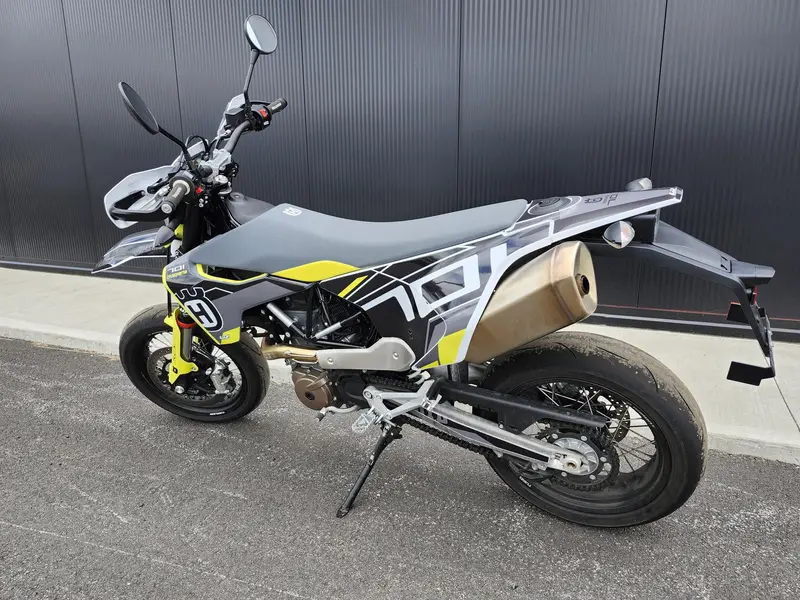 2022 Husqvarna SUPER MOTO 701
