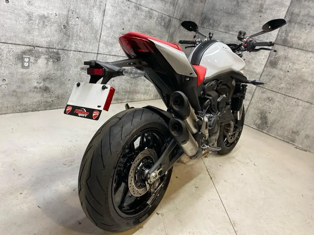 2024 Ducati Monster Plus (promo 1250.0 inclus)