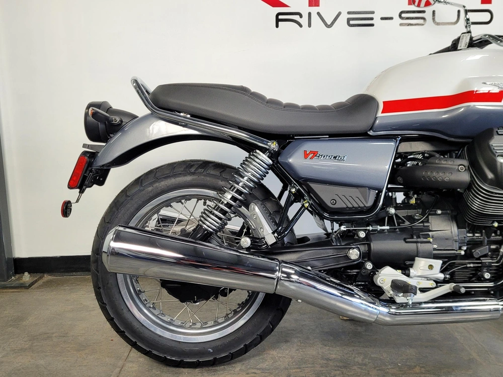 Moto Guzzi V7 Special Red Stripe Twin Tone *2.99% / 48 Mois💳 2024 alt