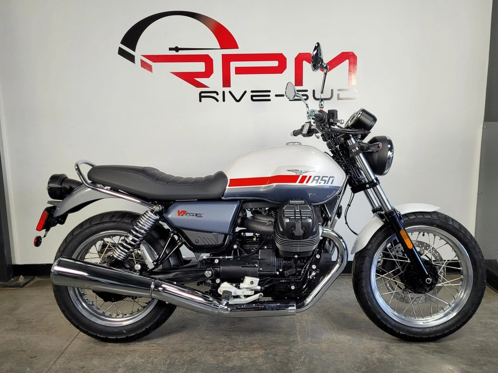 Moto Guzzi V7 Special Red Stripe Twin Tone 2024 alt