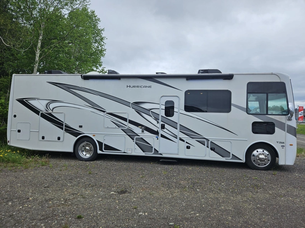 Thor Hurricane 34j 2023 alt