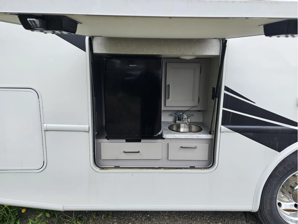 Thor Hurricane 34j 2023 alt