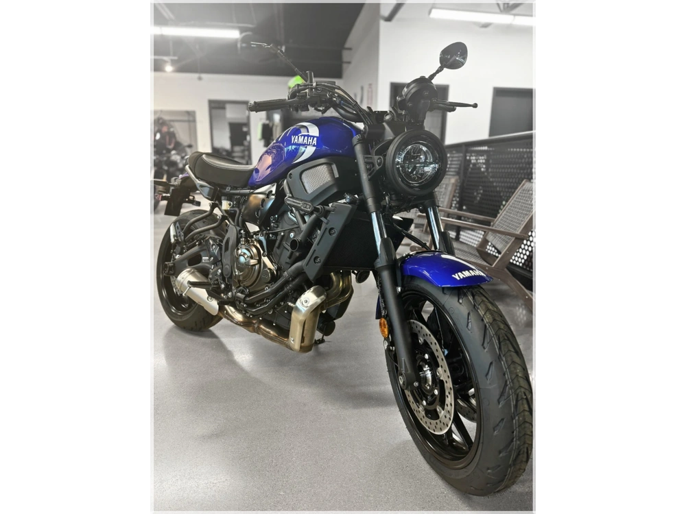 2024 Yamaha Xsr700 alt