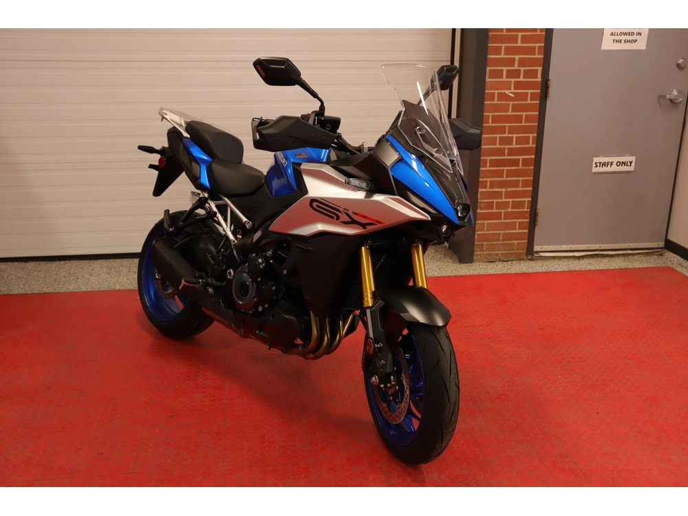 2024 Suzuki Gsxs1000gxpm4 alt