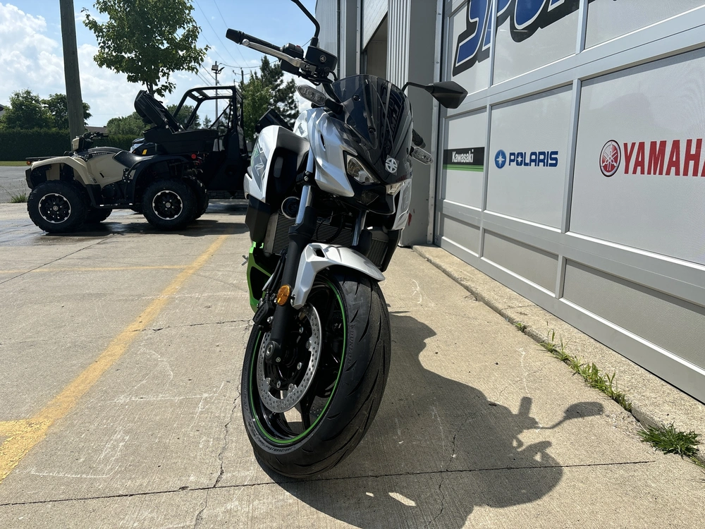 Kawasaki Z7 Hybrid 2024 alt