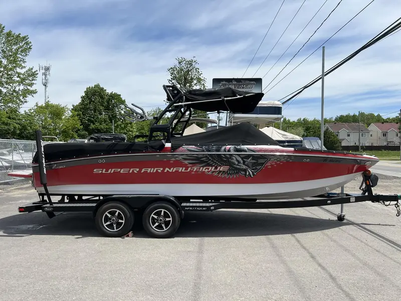 2012 SUPER AIR NAUTIQUE TEAM 230 **MODELE 23 PIEDS RARE SUR LE MARCHÉ**
