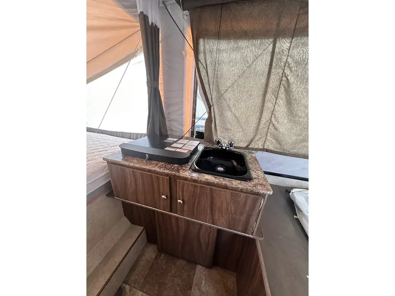 2016 Coachmen Clipper 106