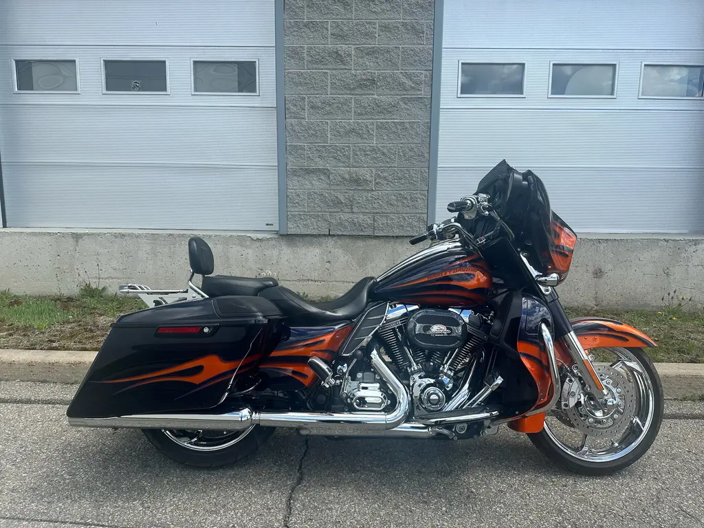 Harley-Davidson Street Glide FLHXSE CVOFLHXSE 2015